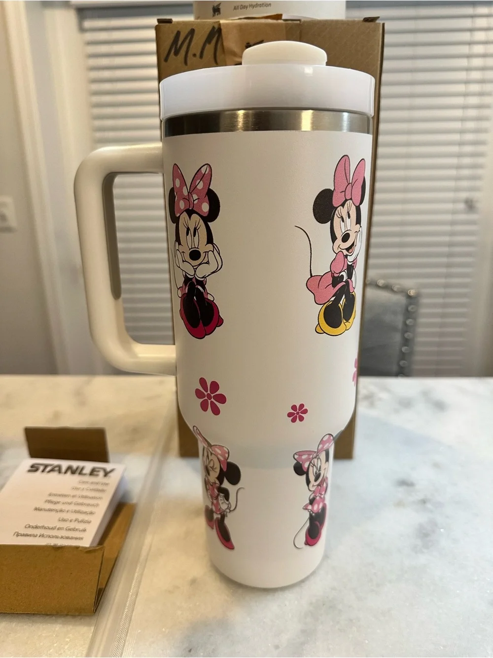 Stanley Disney Minnie Mouse White & Pink 40oz Quencher H20 Tumbler with Handle - Picture 5 of 14